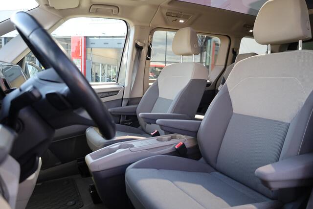 Volkswagen MULTIVAN 1.4 eHybrid L1H1 Style 7p, 7 zits, Panoramadak, Adaptief onderstel, elektrische achterklep, head up! display, assistentie pakket plus, dodehoek sensor side assist, stuurwiel verwarming, rondom zicht camera, IQ Matrix, acc 18" LMV, privacy glas etc.