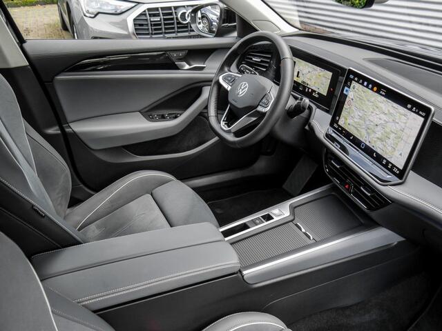 Volkswagen PASSAT Variant 1.5 eTSI Business ACC Massage Trekhaak LED DAB Camera Digital Cockpit PRO