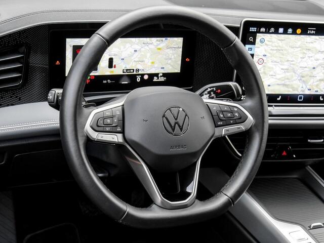 Volkswagen PASSAT Variant 1.5 eTSI Business ACC Massage Trekhaak LED DAB Camera Digital Cockpit PRO