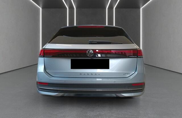 Volkswagen PASSAT Variant 1.5 eTSI Business ACC Massage Trekhaak LED DAB Camera Digital Cockpit PRO