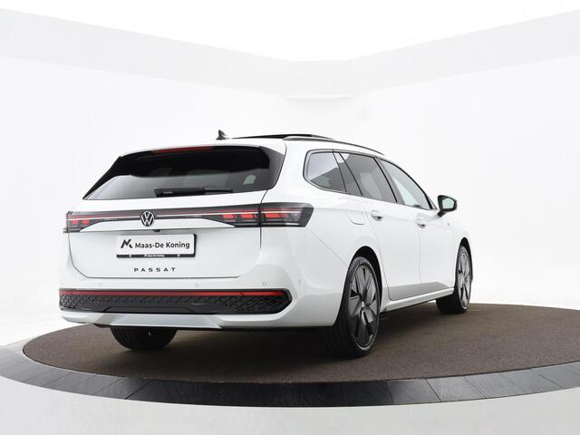 Volkswagen PASSAT Variant R-Line-Edition (9) 1.5 eTSI 150 pk 7 versn. DSG · Assistance pakket · Black style pakket · Comfort pakket · Panoramisch dakraam · MEGA Sale