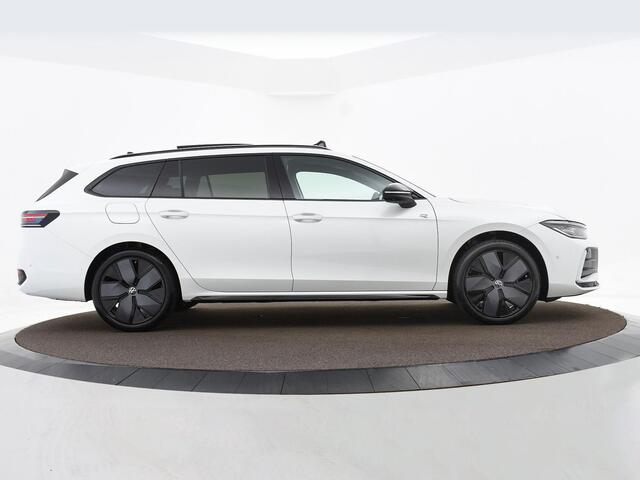 Volkswagen PASSAT Variant R-Line-Edition (9) 1.5 eTSI 150 pk 7 versn. DSG · Assistance pakket · Black style pakket · Comfort pakket · Panoramisch dakraam · MEGA Sale