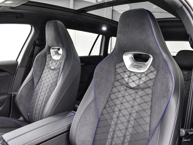 Volkswagen PASSAT Variant R-Line-Edition (9) 1.5 eTSI 150 pk 7 versn. DSG · Assistance pakket · Black style pakket · Comfort pakket · Panoramisch dakraam · MEGA Sale