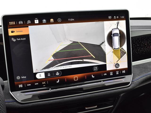 Volkswagen PASSAT Variant R-Line-Edition (9) 1.5 eTSI 150 pk 7 versn. DSG · Assistance pakket · Black style pakket · Comfort pakket · Panoramisch dakraam · MEGA Sale