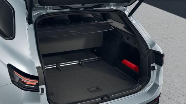 Volkswagen PASSAT Variant 1.5 eTSI R-Line Edition