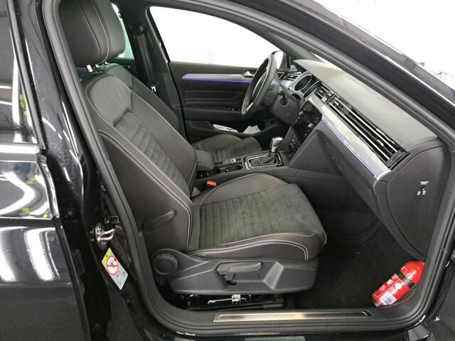 Volkswagen PASSAT Variant 1.4 TSI DSG6 GTE Business | Trekhaak | ACC | Pano |