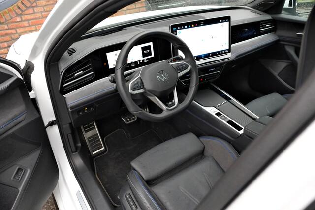 Volkswagen PASSAT Variant 2.0 TDI R-Line Business Panoramadak, Trekhaak, Lederen sportstoelen, Head-up display