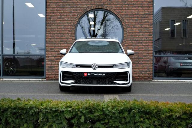 Volkswagen PASSAT Variant 2.0 TDI R-Line Business Panoramadak, Trekhaak, Lederen sportstoelen, Head-up display