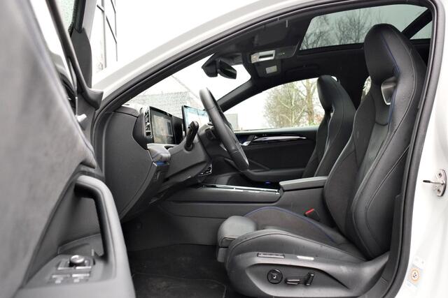 Volkswagen PASSAT Variant 2.0 TDI R-Line Business Panoramadak, Trekhaak, Lederen sportstoelen, Head-up display