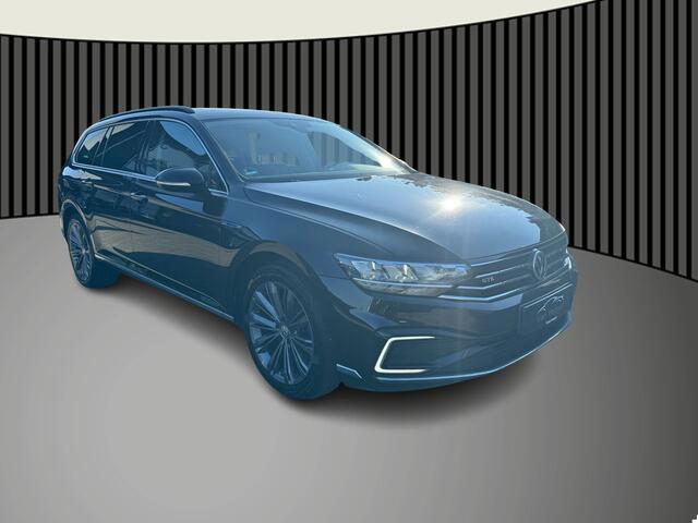 Volkswagen PASSAT 1.4 TSI PHEV GTE Business virtual cockpit, pano, memory stoel