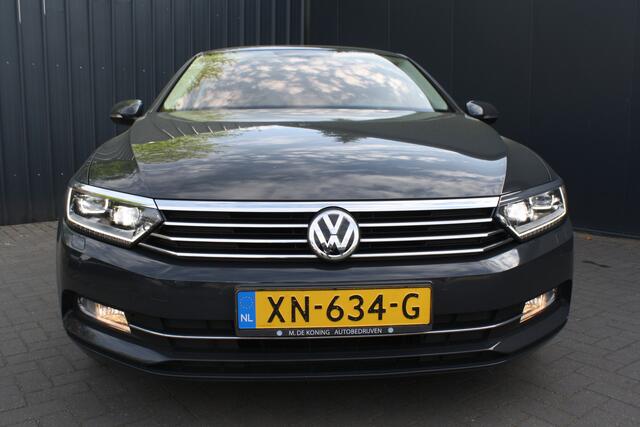 Volkswagen PASSAT 1.5 TSI Comfortline Business AUTOMAAT - NAVIGATIE - TREKHAAK