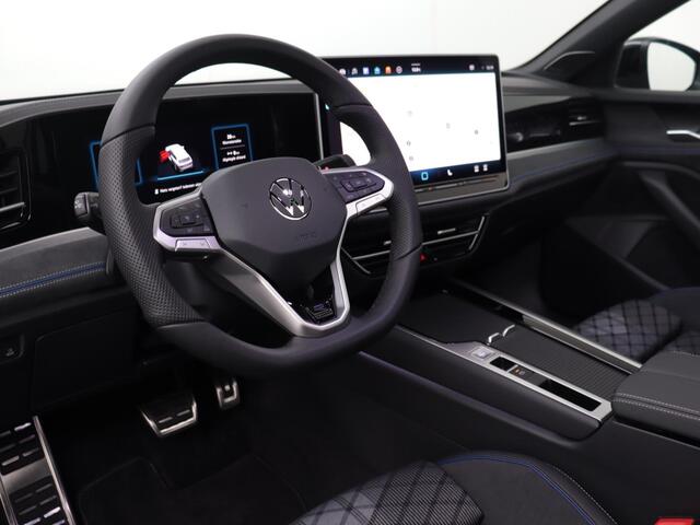 Volkswagen PASSAT Variant R-Line Business 1.5 110 kW / 150 pk eTSI Variant 7 versn. DSG | Black Style | Harman Kardon | Panoramadak | Area View | Discover Pro navigatie |