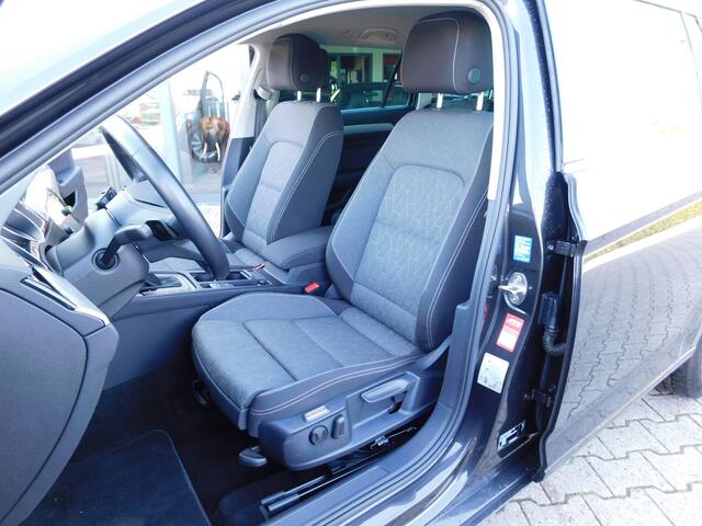 Volkswagen PASSAT Variant 1.5 TSI/DSG Business, Acc, Led, Trekhaak, Carplay, Navi