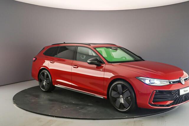 Volkswagen PASSAT Variant R-Line Business 1.5 eTSI 150pk DSG Automaat Panoramadak, Elektrische achterklep, Navigatie, Harman Kardon audio, Adaptive cruise control, Stuurwiel verwarmd