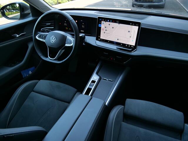 Volkswagen PASSAT Variant 1.5 eTSI 150pk Business Automaat Navigatie / Stoel/stuurverwarming / Camera / Adaptive cruise