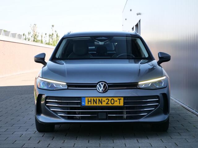 Volkswagen PASSAT Variant 1.5 eTSI 150pk Business Automaat Navigatie / Stoel/stuurverwarming / Camera / Adaptive cruise