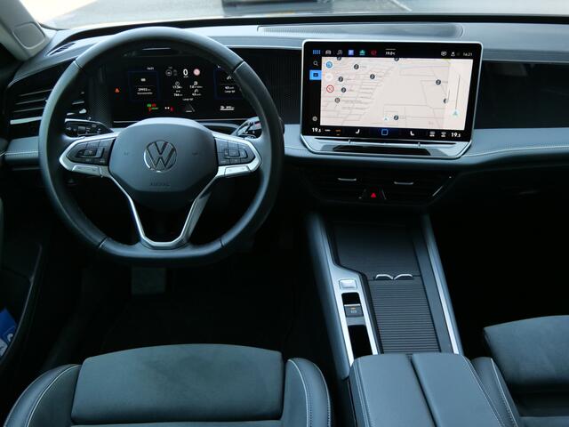Volkswagen PASSAT Variant 1.5 eTSI 150pk Business Automaat Navigatie / Stoel/stuurverwarming / Camera / Adaptive cruise