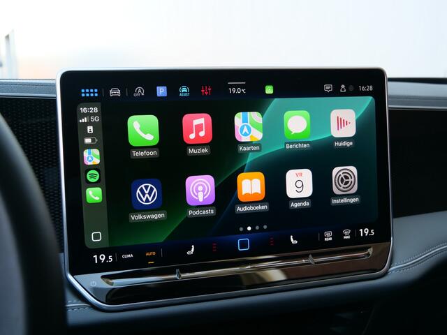 Volkswagen PASSAT Variant 1.5 eTSI 150pk Business Automaat Navigatie / Stoel/stuurverwarming / Camera / Adaptive cruise