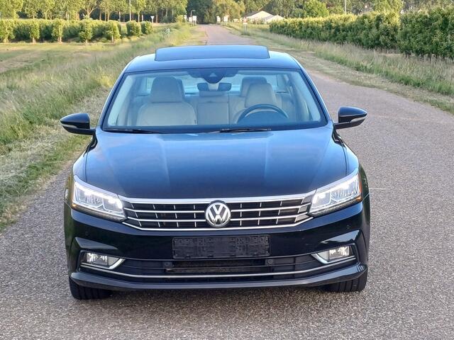 Volkswagen PASSAT 3.6L V6 Highline /Unieke Auto!/Nieuwstaat!/