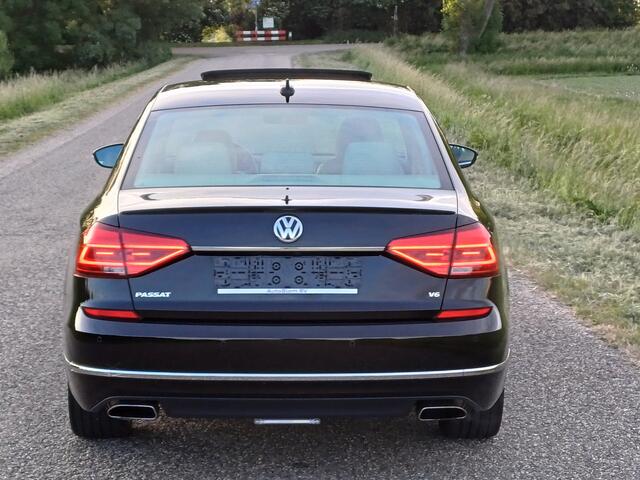 Volkswagen PASSAT 3.6L V6 Highline /Unieke Auto!/Nieuwstaat!/
