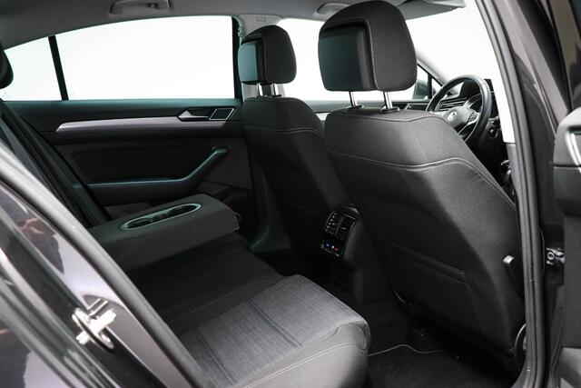 Volkswagen PASSAT 1.5 TSI Comfort Business | LED | APP CONNECT | CAMERA