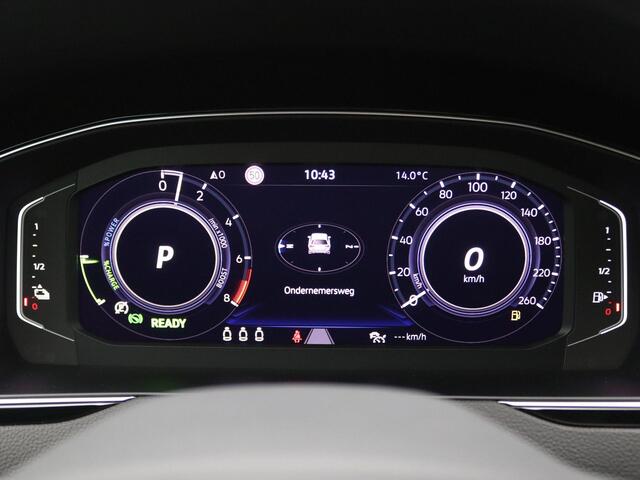 Volkswagen PASSAT Variant 1.4 TSI PHEV GTE Business 218PK DSG full led, adaptive cruise met travel assist, stoelverwarming voor, keyless, achteruitrijcamera, elek. bedienbare achterklep, 18" lichtmetaal