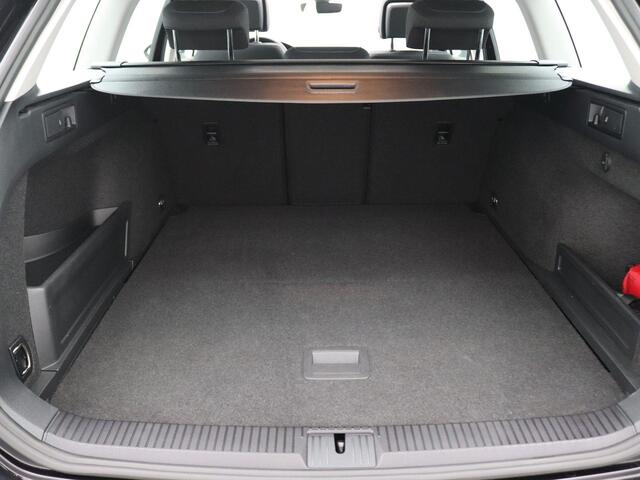 Volkswagen PASSAT Variant 1.4 TSI PHEV GTE Business 218PK DSG full led, adaptive cruise met travel assist, stoelverwarming voor, keyless, achteruitrijcamera, elek. bedienbare achterklep, 18" lichtmetaal