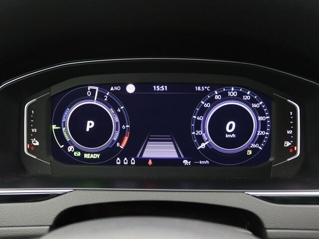 Volkswagen PASSAT Variant 1.4 TSI PHEV GTE Business 218PK DSG Achteruitrijcamera, Adaptieve Cruise Controle, Elektrische Achterklep, Stoelverwarming, Navi, 17" LM Velgen
