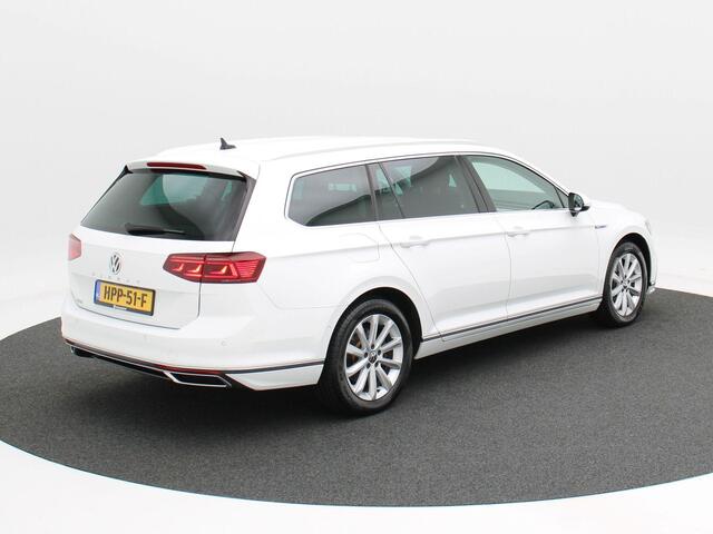 Volkswagen PASSAT Variant 1.4 TSi 218 Pk Automaat PHEV GTE Business | Adaptive Cruise | CarPlay | Navigatie | Bluetooth | Stoelverwarming | Camera | Trekhaak | 17 Inch | 82.305 Km!!