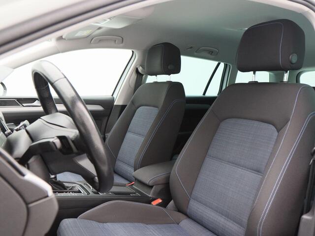Volkswagen PASSAT Variant 1.4 TSi 218 Pk Automaat PHEV GTE Business | Adaptive Cruise | CarPlay | Navigatie | Bluetooth | Stoelverwarming | Camera | Trekhaak | 17 Inch | 82.305 Km!!