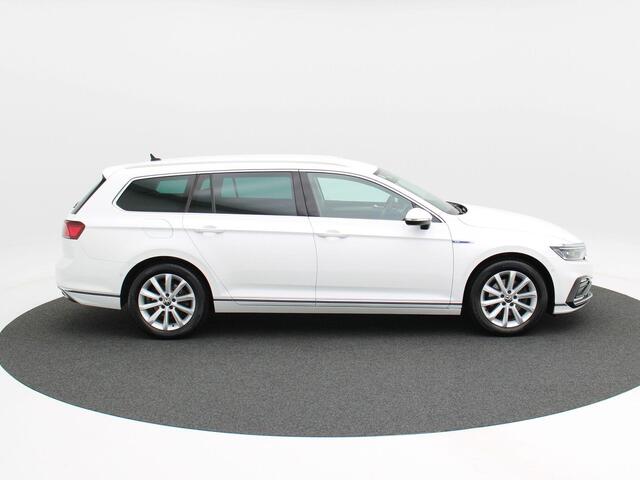 Volkswagen PASSAT Variant 1.4 TSi 218 Pk Automaat PHEV GTE Business | Adaptive Cruise | CarPlay | Navigatie | Bluetooth | Stoelverwarming | Camera | Trekhaak | 17 Inch | 82.305 Km!!