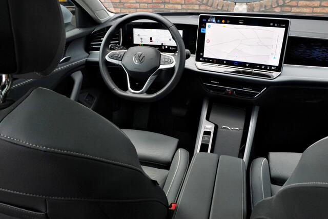 Volkswagen PASSAT Variant 1.5 eHybrid Elegance Business Trekhaak, Panoramadak, Achteruitrijcamera