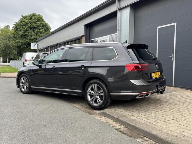 Volkswagen PASSAT Variant 1.5 TSI R-Line Business + Panoramadak| Camera| PDC V+A| Trekhaak| App| Ergo stoel| Virtueel cockpit