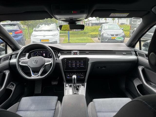 Volkswagen PASSAT Variant 1.4 TSI PHEV GTE Business 218Pk | Trekhaak | Pano Dak | ERGO Massage | App Connect |