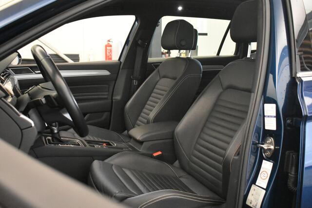 Volkswagen PASSAT GTE eLTrekh+aklep zwarte hemel vol leder Virtual Disc Pro Navi Panodak