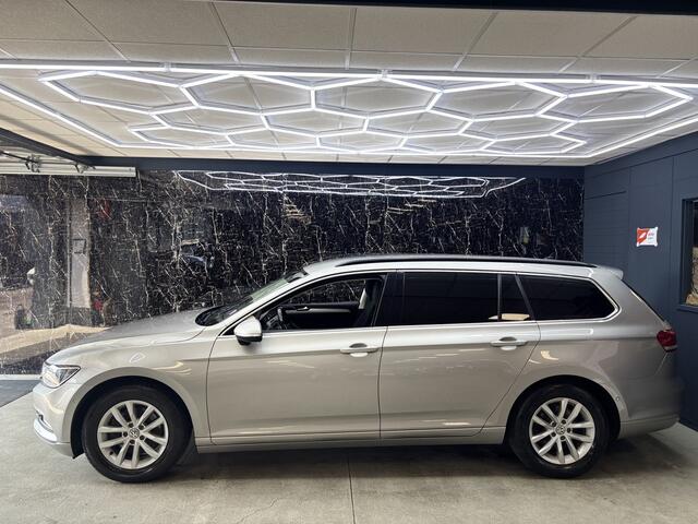 Volkswagen PASSAT Variant 1.4 TSI ACT Highline / virtuele klok / stoelverwarming / CarPlay enzv