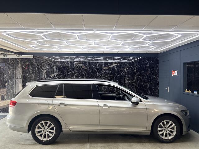 Volkswagen PASSAT Variant 1.4 TSI ACT Highline / virtuele klok / stoelverwarming / CarPlay enzv