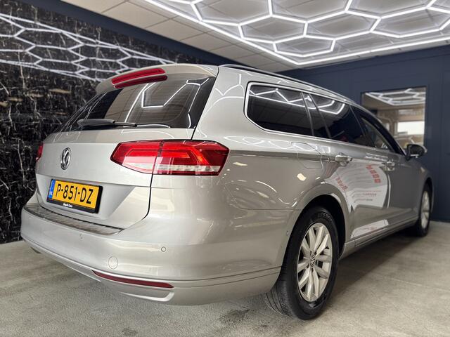 Volkswagen PASSAT Variant 1.4 TSI ACT Highline / virtuele klok / stoelverwarming / CarPlay enzv