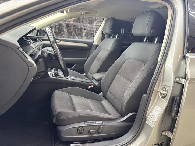 Volkswagen PASSAT Variant 1.4 TSI ACT Highline / virtuele klok / stoelverwarming / CarPlay enzv