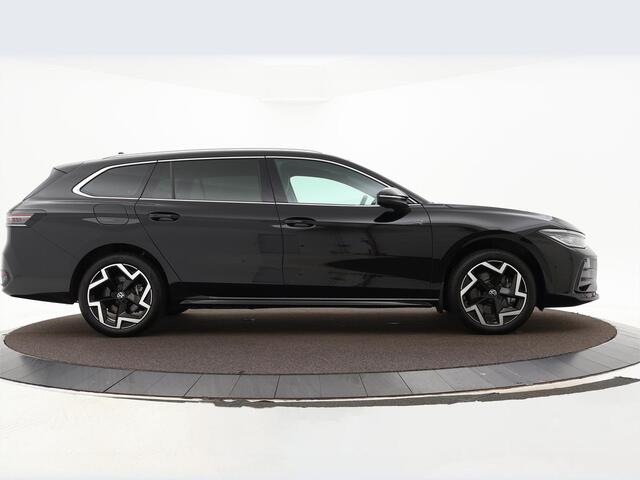 Volkswagen PASSAT Variant 1.5 eHybrid 272pk DSG R-Line Edition · Keyless · Massage · Camera · Elek. trekhaak · Elek. Achterklep · 18'' Inch ·