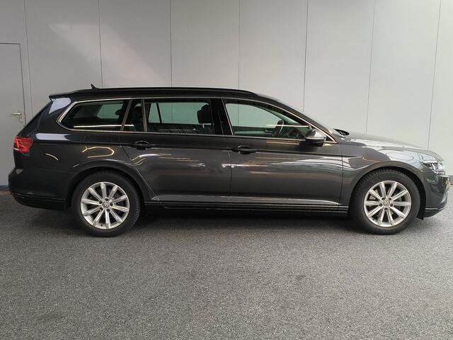 Volkswagen PASSAT Variant 1.5 TSI Comfort Business DSG-AUTOMAAT uit 2020 Rijklaar + 12 maanden Bovag-garantie Henk Jongen Auto's in Helmond, al 50 jaar service zoals 't hoort!