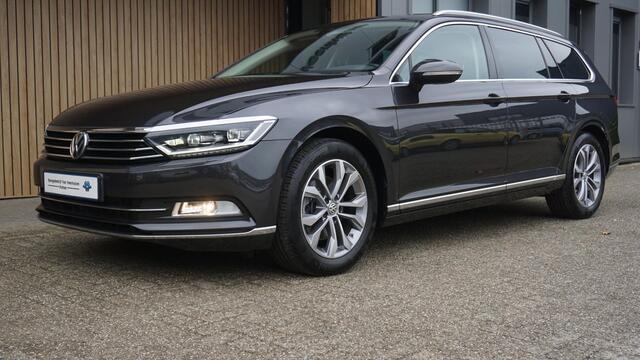 Volkswagen PASSAT Variant 1.8 TSI 180PK Highline Virtual Cockpit Trekhaak Leder/Alcantara Keyless *Geïntegreerde kinderstoel* LED *Complete Passat*