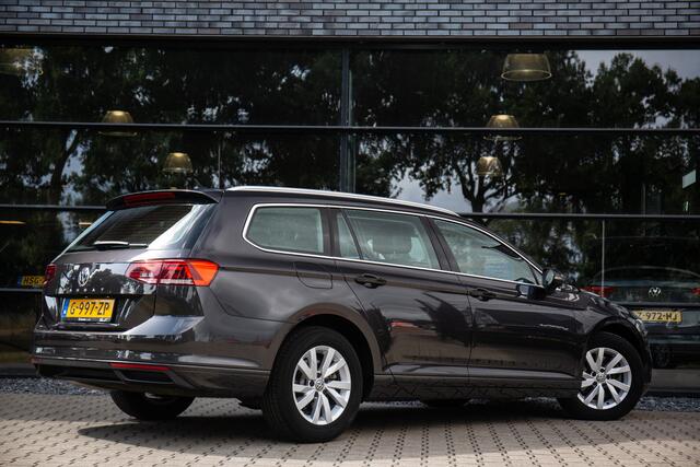 Volkswagen PASSAT Variant 1.5 TSI Comfort Business , Adap. cruise, Carplay, Keyess entry,