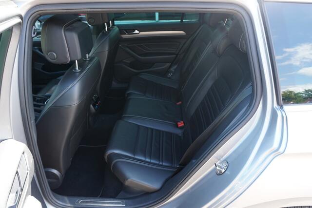Volkswagen PASSAT Variant 1.5 TSI DSG Elegance Business R-Line Trekhaak | Camera | Pano * All in prijs *