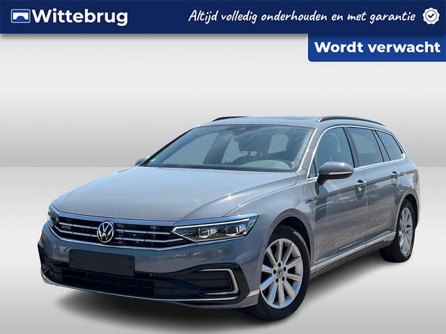 Volkswagen PASSAT Variant 1.4 TSI PHEV GTE Business / Panorama dak / Elektrisch verstelbare stoelen / Massage functie bestuurder / Lederen bekleding / Stoel verwarming voor en achter / Navigatie / 18'' lm velgen