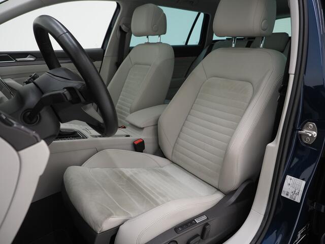 Volkswagen PASSAT Variant 1.4 TSI PHEV GTE R-Line | Panoramadak | Trehaak | Dynaudio | Massage | 360 | Head Up | Keyless
