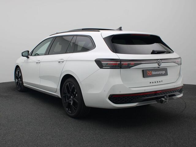 Volkswagen PASSAT Variant 1.5 eHybrid R-Line Business Trekhaak, 360 graden Camera, Harman & Kardon, Head-up Display, Leeds 19", Panoramadak, Elek. achterklep, LED-Matrix