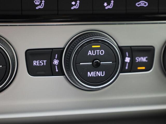 Volkswagen PASSAT Variant 1.4TSI/125PK Comfortline Business DSG · Navigatie · App connect · Camera + Parkeersensoren