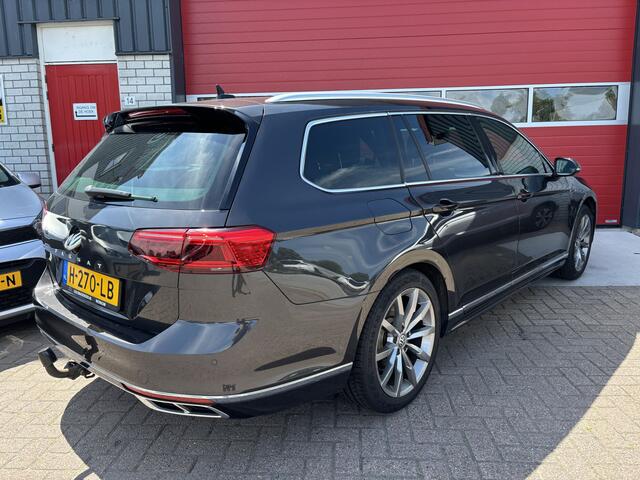 Volkswagen PASSAT Variant 1.5 TSI Elegance Business R FACELIFT / R-LINE / AUTOMAAT / GR NAVI / TREKHAAK / STOELVERW / CAMERA / FULL LED / NL-AUTO