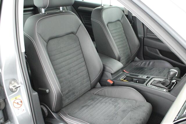 Volkswagen PASSAT Variant 1.5 TSI 150pk DSG Elegance Business + Camera Head-Up Virtual Cockpit Navigatie
